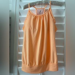 LOOSE FIT AMPLE ACTIVE Old Navy 2 in 1 Top tank with Bra size M regular.